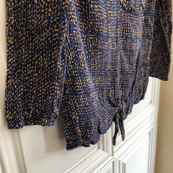 🥳HOST PICK🥳 Lucky Brand blue and gold lightweight blouse - Picture 4 of 11